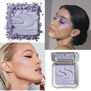 r.e.m. beauty Miss Neptune Interstellar Highlighter Topper- iridescent lavender